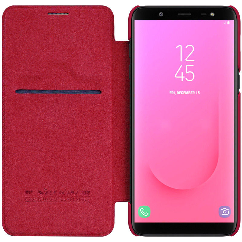 Bao Da Samsung Galaxy J8 2018 Hiệu Nillkin Qin Chính Hãng được làm bằng da và nhựa cao cấp polycarbonate khá mỏng nhưng có độ bền cao, cực kỳ sang trọng khi gắn cho chiếc điện thoại của bạn.